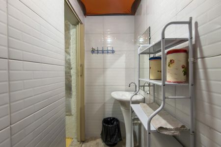 Casa para alugar com 100m², 2 quartos e 1 vaga Casa para alugar com 100m², 2 quartos e 1 vagaBanheiro da Suíte 2