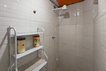 Casa para alugar com 100m², 2 quartos e 1 vaga Casa para alugar com 100m², 2 quartos e 1 vagaBanheiro da Suíte 2