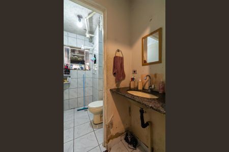 Casa à venda com 67m², 2 quartos e 1 vaga Casa à venda com 67m², 2 quartos e 1 vagaBanheiro