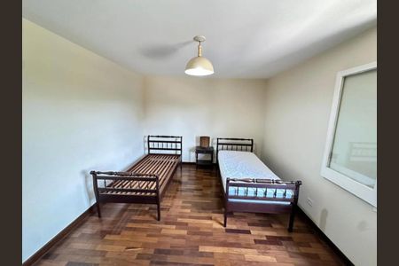 Casa à venda com 316m², 5 quartos e 4 vagas Casa à venda com 316m², 5 quartos e 4 vagasFoto 21