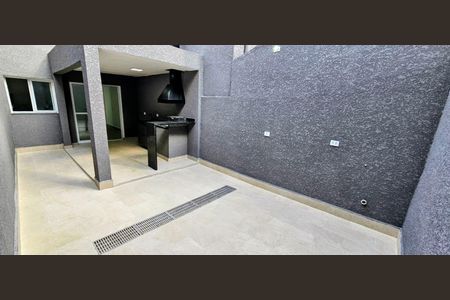Casa à venda com 117m², 2 quartos e 1 vagaFoto 01