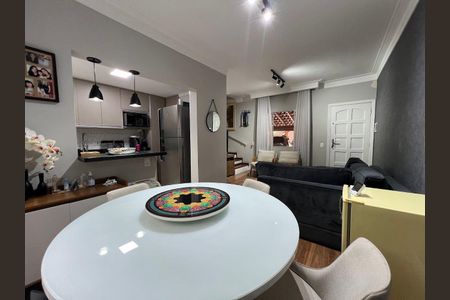 Casa à venda com 70m², 2 quartos e 2 vagas