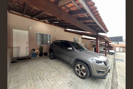 Casa à venda com 70m², 2 quartos e 2 vagas