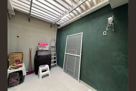 Casa à venda com 70m², 2 quartos e 2 vagas