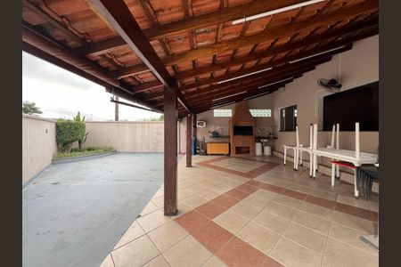 Casa à venda com 70m², 2 quartos e 2 vagas