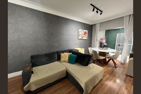 Casa à venda com 70m², 2 quartos e 2 vagas