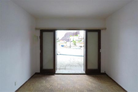 Casa à venda com 2 quartos, 200m² em Vila Monumento, São Paulo