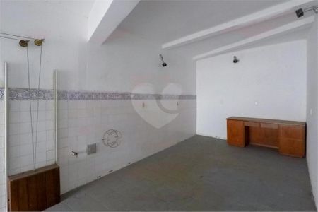 Casa à venda com 2 quartos, 200m² em Vila Monumento, São Paulo