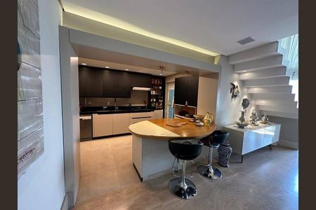 Apartamento à venda com 210m², 4 quartos e 3 vagas