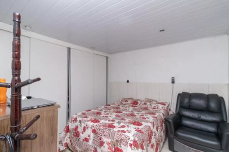 Casa à venda com 7 quartos, 324m² em Vila Marieta, São Paulo