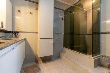 Apartamento à venda com 246m², 4 quartos e 4 vagas