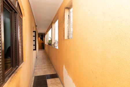 Casa à venda com 350m², 2 quartos e 2 vagasCorredor