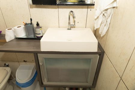 Casa à venda com 350m², 2 quartos e 2 vagasBanheiro