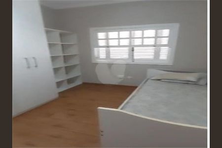 Casa à venda com 4 quartos, 213m² em Vila Santos, São Paulo