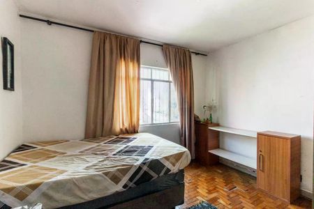 Quarto com cama simples, janela com cortinas e móveis simples. de apartamento à venda com 1 quarto, 37m² em Santa Cecilia, São Paulo