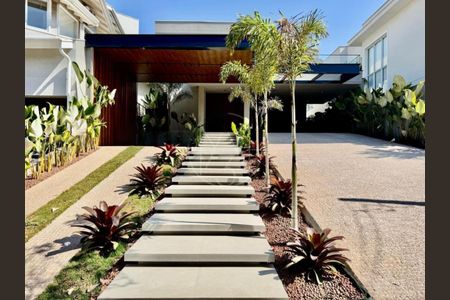 Casa de condomínio à venda com 360m², 4 quartos e 8 vagas