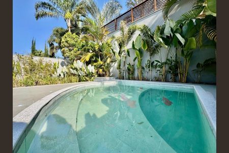 Casa de condomínio à venda com 360m², 4 quartos e 8 vagas