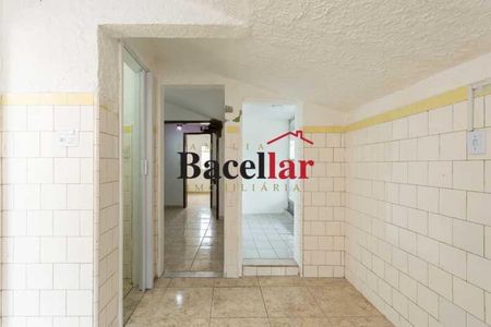 Apartamento à venda com 76m², 1 quarto e sem vaga