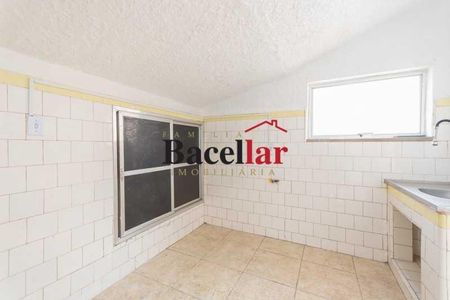 Apartamento à venda com 76m², 1 quarto e sem vaga