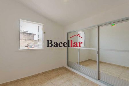 Apartamento à venda com 76m², 1 quarto e sem vaga