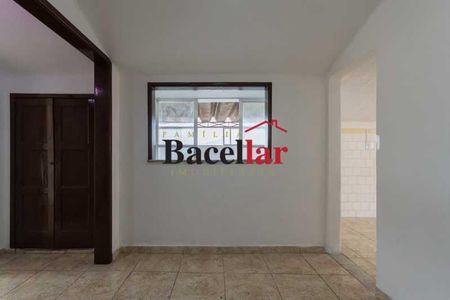 Apartamento à venda com 76m², 1 quarto e sem vaga
