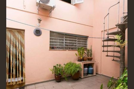 Casa à venda com 110m², 2 quartos e 2 vagas