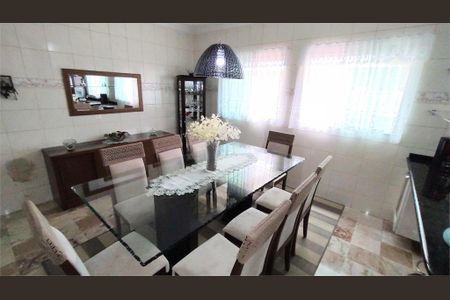 Casa à venda com 4 quartos, 195m² em Parque Sao Domingos, São Paulo