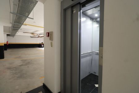 Apartamento à venda com 38m², 2 quartos e sem vagaElevador