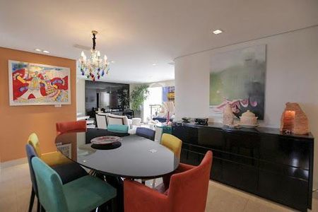 Apartamento à venda com 320m², 4 quartos e 4 vagas