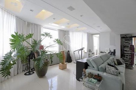 Apartamento à venda com 320m², 4 quartos e 4 vagas