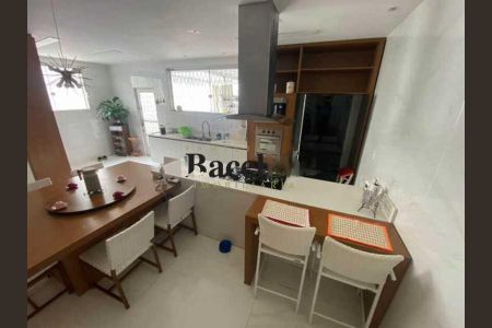 Casa à venda com 4 quartos, 303m² em Cachambi, Rio de Janeiro