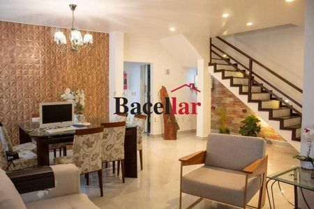 Casa à venda com 5 quartos, 365m² em Grajaú, Rio de Janeiro