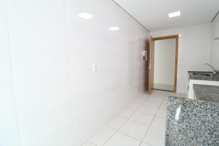 Apartamento para alugar com 68m², 2 quartos e 2 vagasCozinha