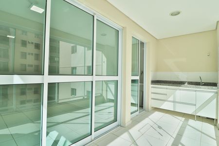 Apartamento para alugar com 68m², 2 quartos e 2 vagasVaranda