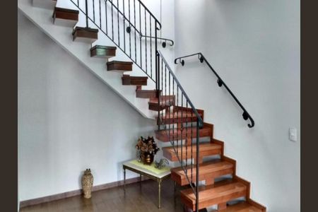 Casa à venda com 260m², 4 quartos e 4 vagas