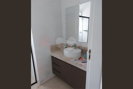 Casa à venda com 3 quartos, 188m² em Vila Romero, São Paulo