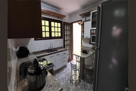Casa à venda com 4 quartos, 270m² em Jardim Angela (Zona Leste), São Paulo