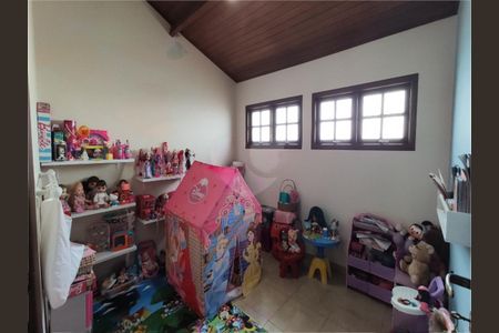 Casa à venda com 4 quartos, 270m² em Jardim Angela (Zona Leste), São Paulo