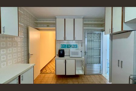 Cozinha de casa à venda com 3 quartos, 186m² em Alto de Pinheiros, São Paulo