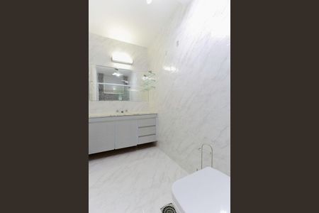Apartamento para alugar com 95m², 3 quartos e 1 vaga Apartamento para alugar com 95m², 3 quartos e 1 vagaBanheiro social