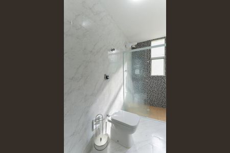 Apartamento para alugar com 95m², 3 quartos e 1 vaga Apartamento para alugar com 95m², 3 quartos e 1 vagaBanheiro da suíte