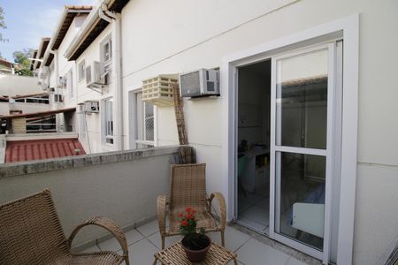 Casa de condomínio para alugar com 120m², 4 quartos e 2 vagasvaranda quarto 2