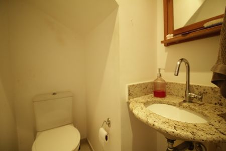 Casa de condomínio para alugar com 120m², 4 quartos e 2 vagasLavabo