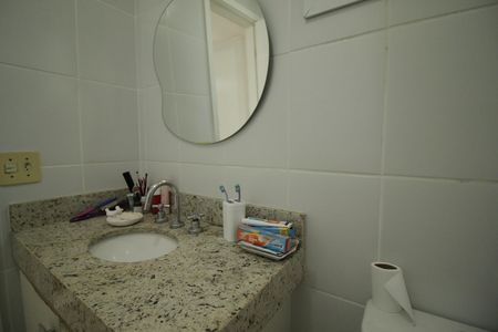 Casa de condomínio para alugar com 120m², 4 quartos e 2 vagasBanheiro da Suíte 3