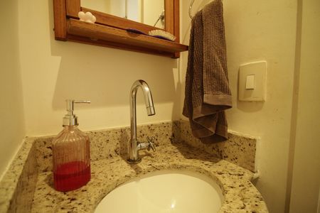 Casa de condomínio para alugar com 120m², 4 quartos e 2 vagasLavabo