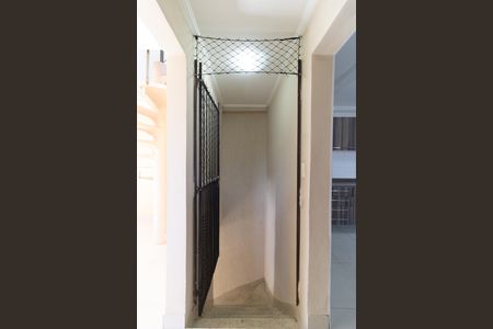 Casa à venda com 150m², 3 quartos e 1 vagaEscada