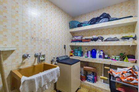 Casa de condomínio à venda com 168m², 3 quartos e 3 vagas Casa de condomínio à venda com 168m², 3 quartos e 3 vagasÁrea de Serviço