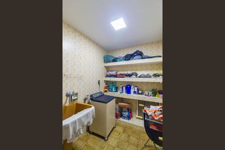 Casa de condomínio à venda com 168m², 3 quartos e 3 vagas Casa de condomínio à venda com 168m², 3 quartos e 3 vagasÁrea de Serviço