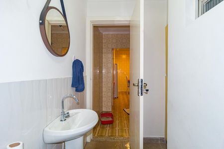 Casa de condomínio à venda com 168m², 3 quartos e 3 vagas Casa de condomínio à venda com 168m², 3 quartos e 3 vagasBanheiro 2