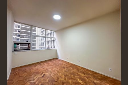 Kitnet/Studio para alugar com 1 quarto, 32m² em Centro, Rio de Janeiro